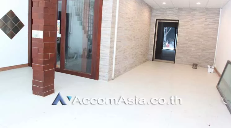  2  Office Space For Rent in sukhumvit ,Bangkok BTS Phrom Phong AA17557